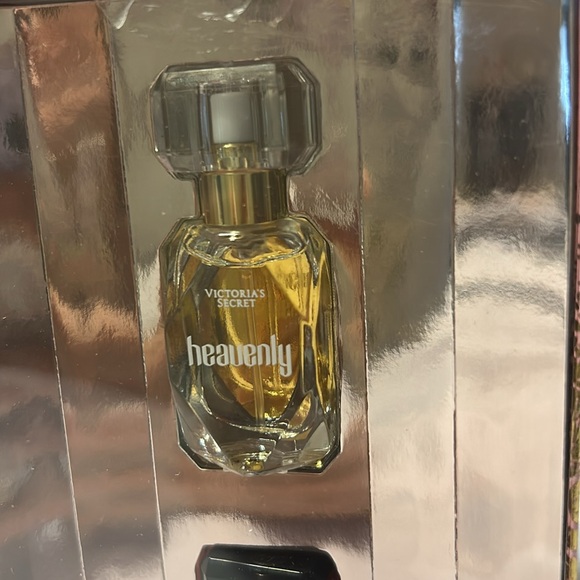 Victoria's Secret Perfume Variety NWT valued at $72 but on sale for $48 - Picture 5 of 8